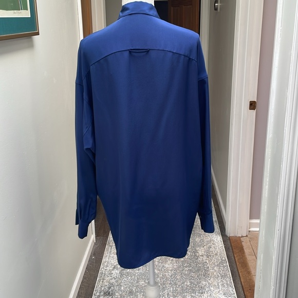 Vince silk blouse in dark blue - Picture 4 of 7